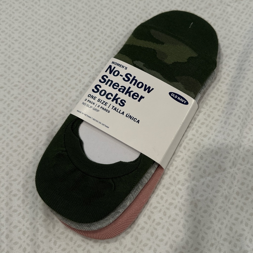 NWT Old Navy 3-pack No Show Socks - one size